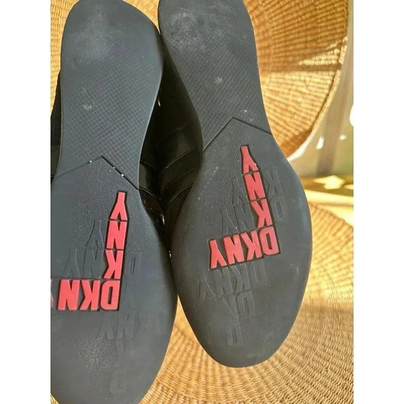 DKNY Women’s size 8 black wedge shoes - Picture 8 of 9